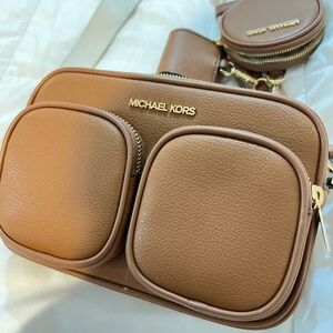 Jet Set Medium Leather Crossbody Bag with Case for Apple Airpods Pro®